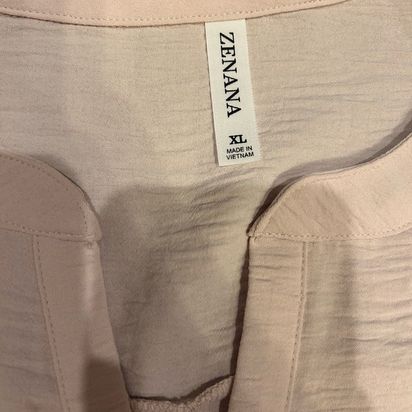 XL Zenana chic V neck girly Ruffle Sleeve Blouse. Casual/office wear like new - Picture 2 of 3